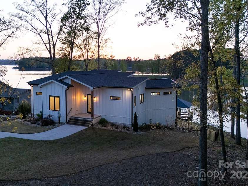 264 Fairway Shores Road, Mount Gilead, NC 27306.  MLS# CAR4244988, YatesRealty ID 12794. 