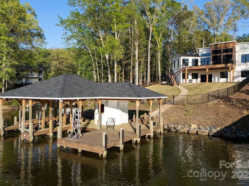 264 Fairway Shores Road, Mount Gilead, NC 27306.  MLS# CAR4244988, YatesRealty ID 12794. 