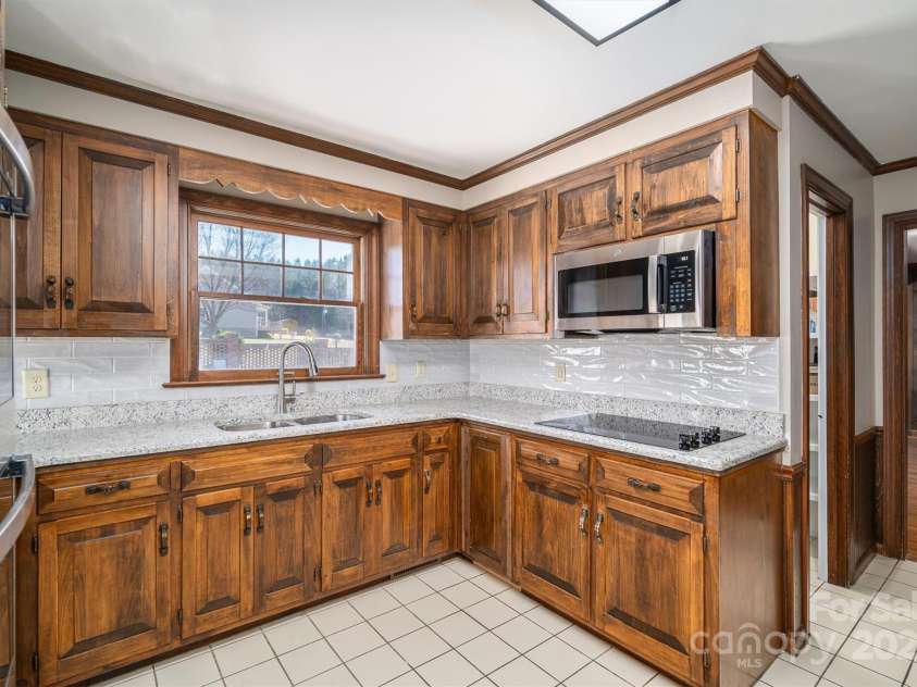 102 3rd Avenue, Catawba, NC 28609.  MLS# CAR4225769, YatesRealty ID 12795. 