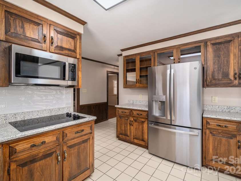 102 3rd Avenue, Catawba, NC 28609.  MLS# CAR4225769, YatesRealty ID 12795. 