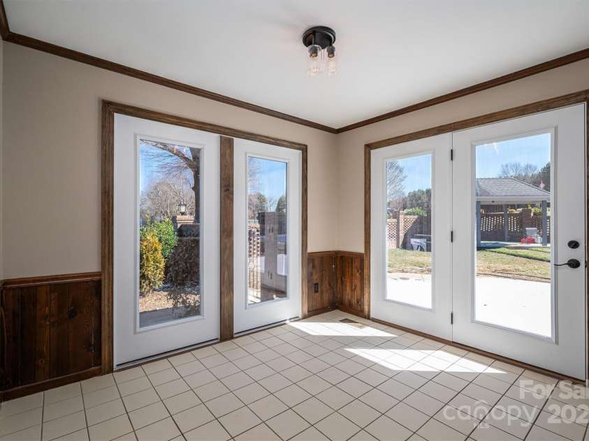 102 3rd Avenue, Catawba, NC 28609.  MLS# CAR4225769, YatesRealty ID 12795. 