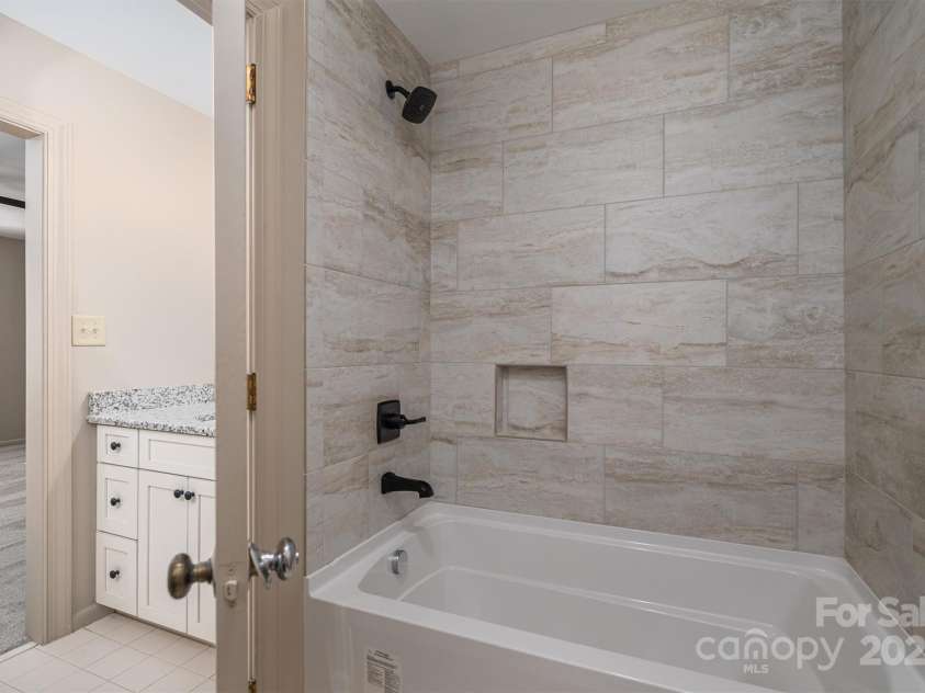 102 3rd Avenue, Catawba, NC 28609.  MLS# CAR4225769, YatesRealty ID 12795. 