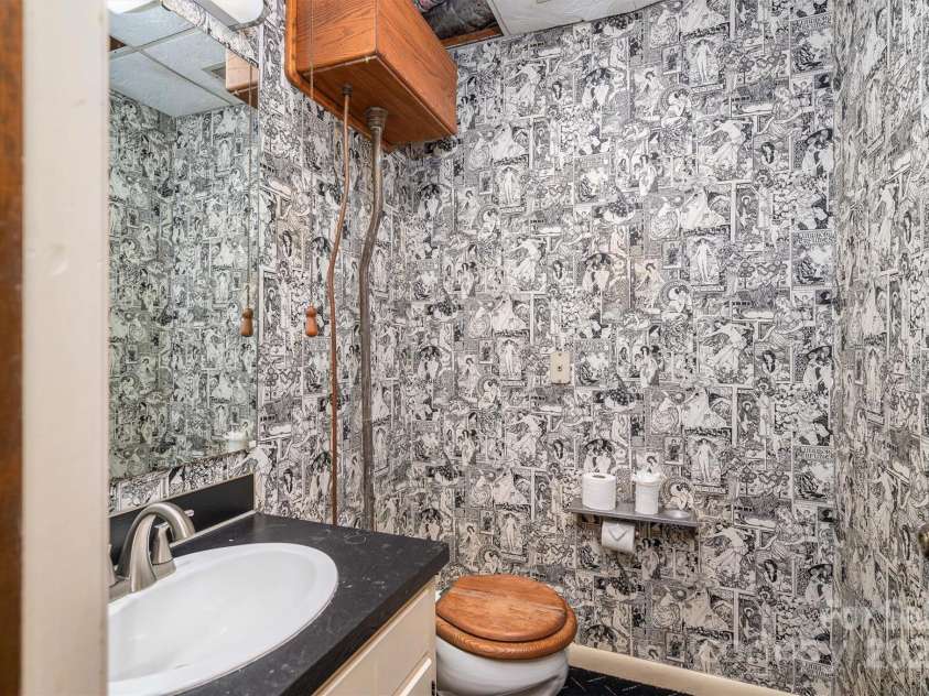 102 3rd Avenue, Catawba, NC 28609.  MLS# CAR4225769, YatesRealty ID 12795. 