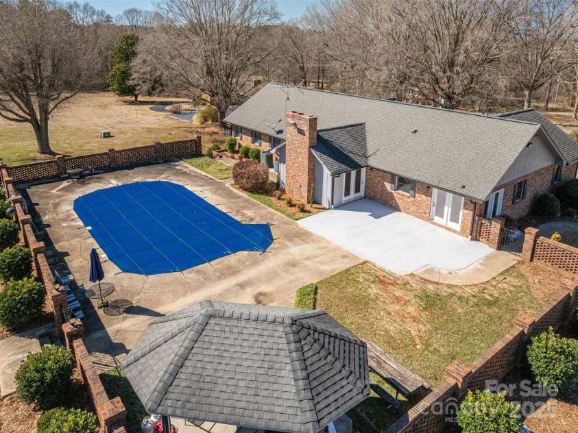 102 3rd Avenue, Catawba, NC 28609.  MLS# CAR4225769, YatesRealty ID 12795. 