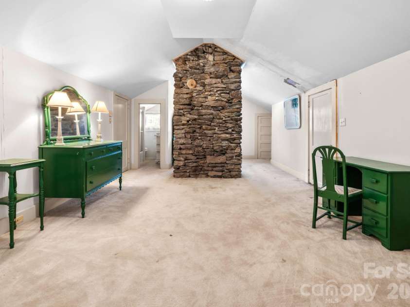 334 Chestnut Circle, Blowing Rock, NC 28605.  MLS# CAR4370184, YatesRealty ID 12795. 