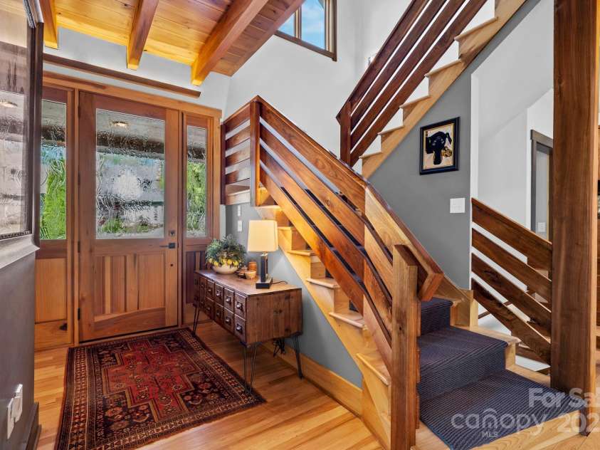 68 Westover Drive, Asheville, NC 28801.  MLS# CAR4253127, YatesRealty ID 12796. 