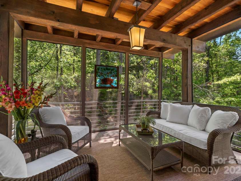 68 Westover Drive, Asheville, NC 28801.  MLS# CAR4253127, YatesRealty ID 12796. 