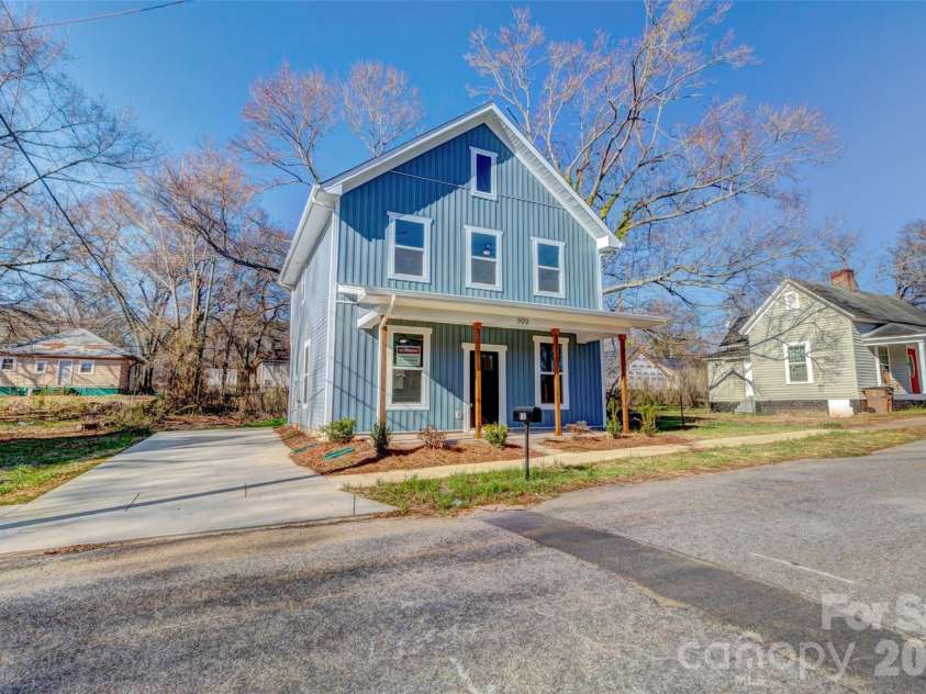 702 Legrand Street, Shelby, NC 28150.  MLS# CAR4328266, YatesRealty ID 12797. 