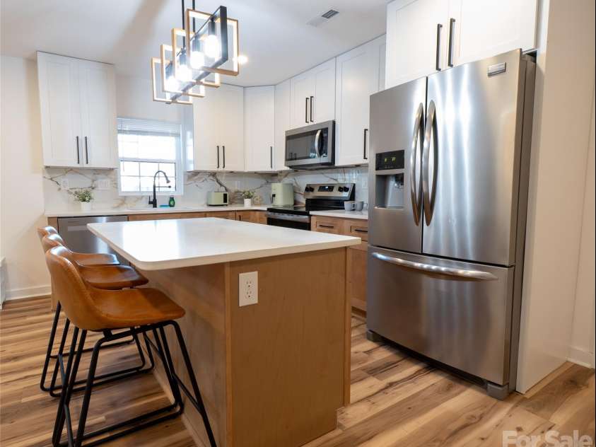 1050 Barnett Drive, Kings Mountain, NC 28086.  MLS# CAR4418263, YatesRealty ID 12798. 