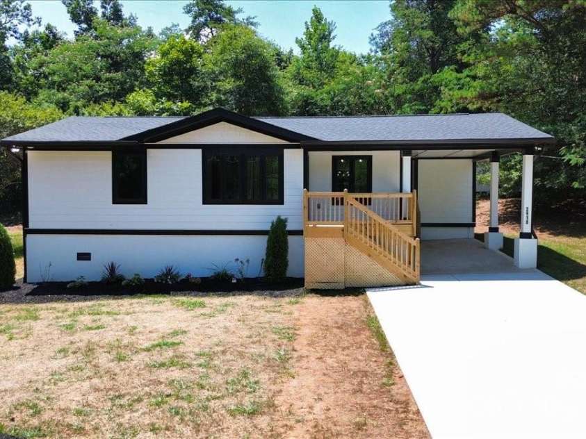 2918 Lon Street, Shelby, NC 28152.  MLS# CAR4280061, YatesRealty ID 12799. 