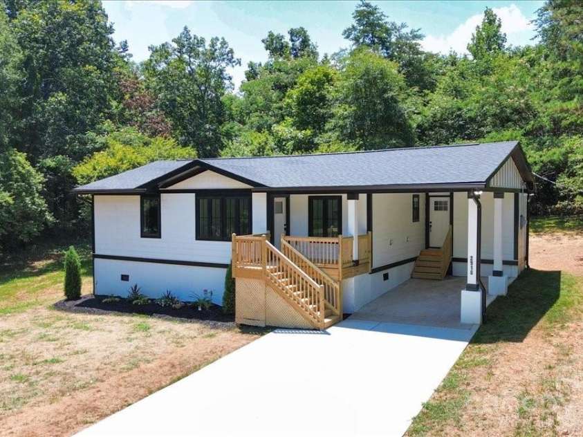 2918 Lon Street, Shelby, NC 28152.  MLS# CAR4280061, YatesRealty ID 12799. 