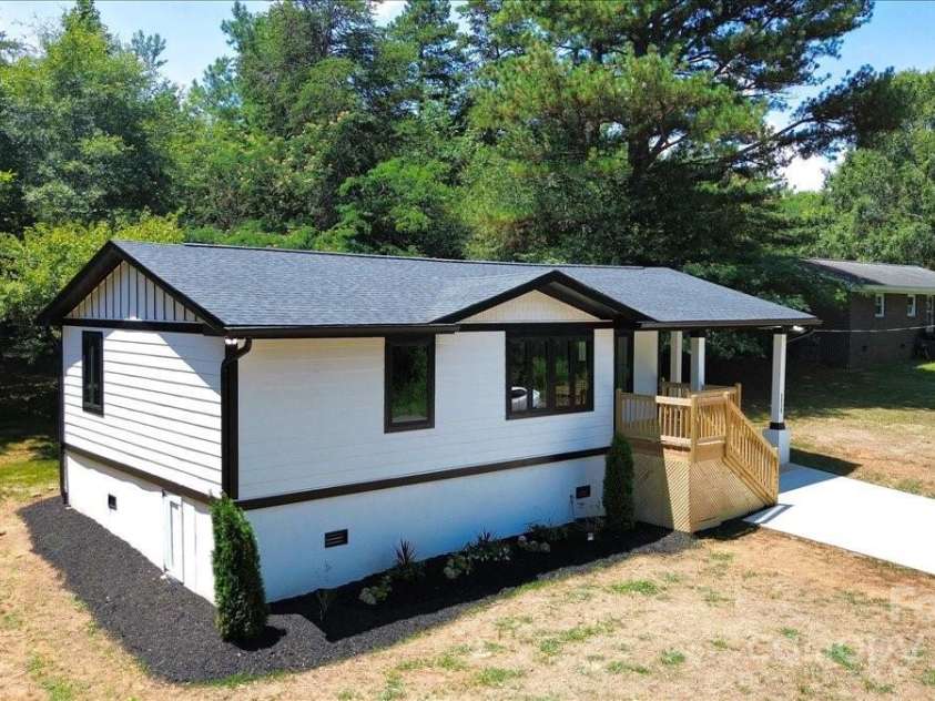 2918 Lon Street, Shelby, NC 28152.  MLS# CAR4280061, YatesRealty ID 12799. 