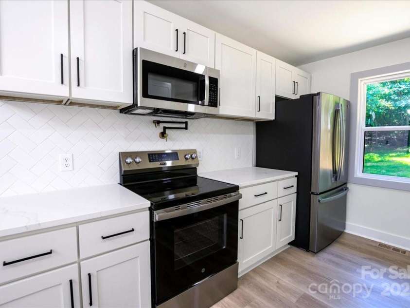 2918 Lon Street, Shelby, NC 28152.  MLS# CAR4280061, YatesRealty ID 12799. 