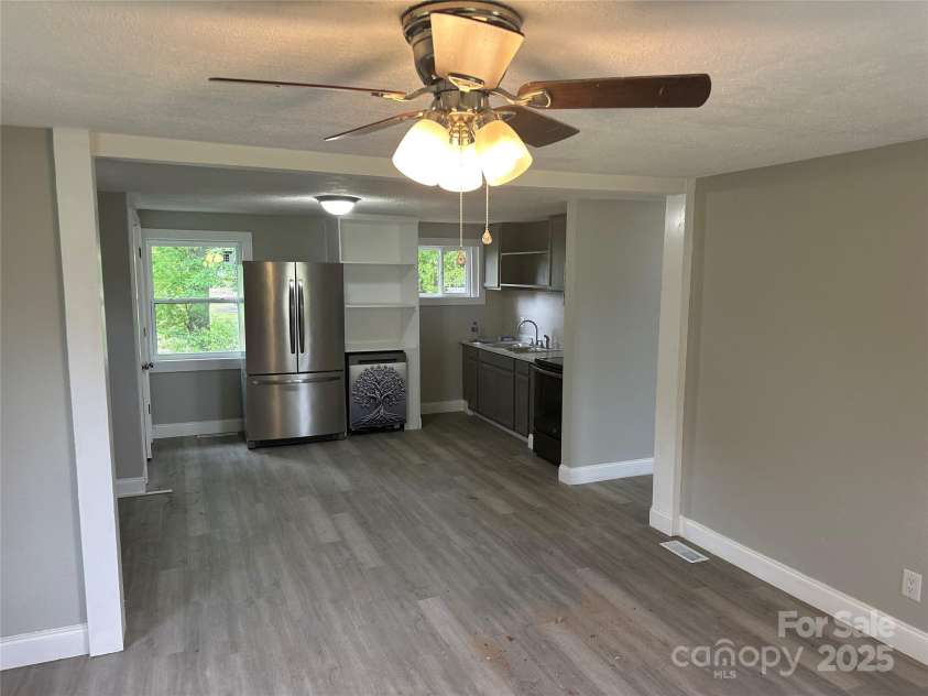 209 Brookview Road, Statesville, NC 28625.  MLS# CAR4249686, YatesRealty ID 128. 
