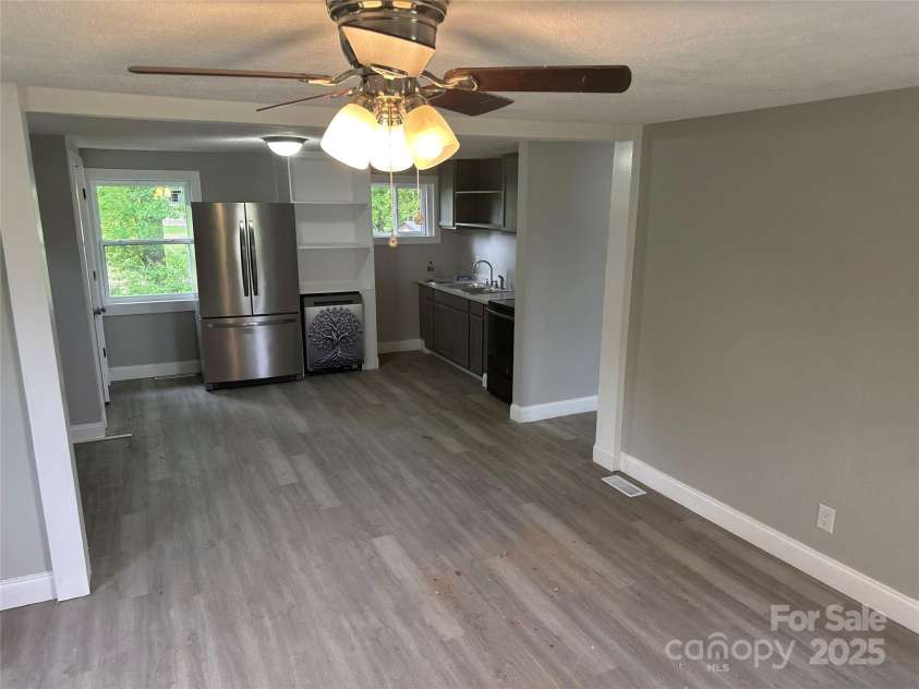 209 Brookview Road, Statesville, NC 28625.  MLS# CAR4249686, YatesRealty ID 128. 