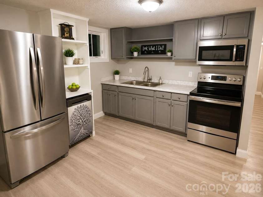209 Brookview Road, Statesville, NC 28625.  MLS# CAR4249686, YatesRealty ID 128. 