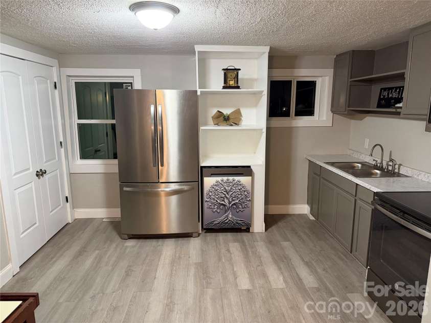 209 Brookview Road, Statesville, NC 28625.  MLS# CAR4249686, YatesRealty ID 128. 