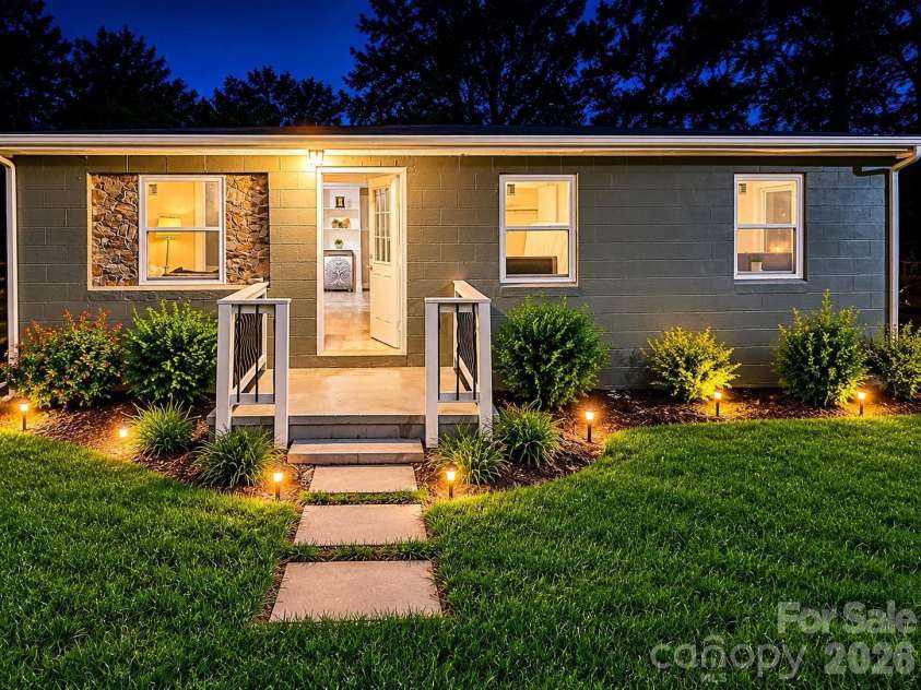209 Brookview Road, Statesville, NC 28625.  MLS# CAR4249686, YatesRealty ID 128. Virtually Staged