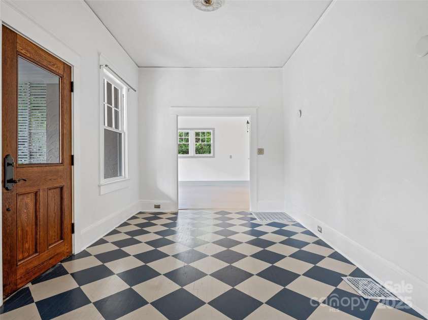 111 Rathfarnham Circle, Asheville, NC 28803.  MLS# CAR4308517, YatesRealty ID 1280. 