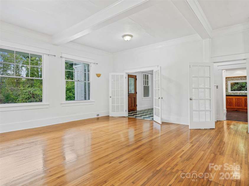 111 Rathfarnham Circle, Asheville, NC 28803.  MLS# CAR4308517, YatesRealty ID 1280. 