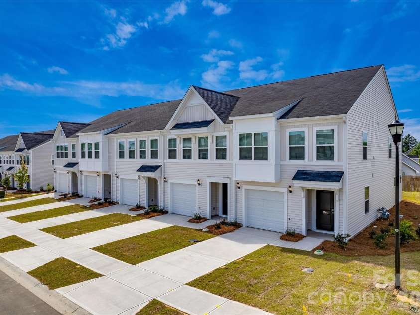 5843 Tuckaseegee Road, Charlotte, NC 28208.  MLS# CAR4337882, YatesRealty ID 1280. 