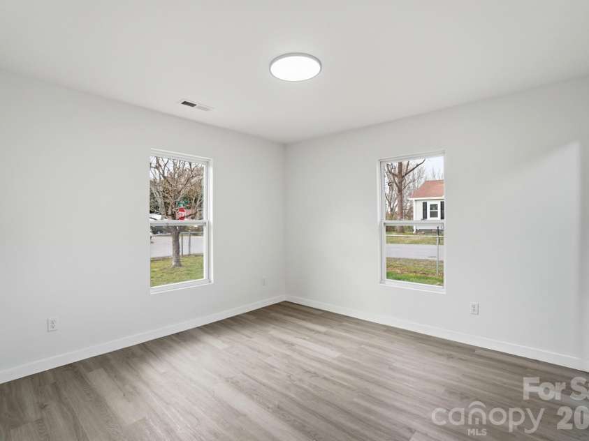 512 3rd Street, Stanley, NC 28164.  MLS# CAR4356031, YatesRealty ID 12800. 