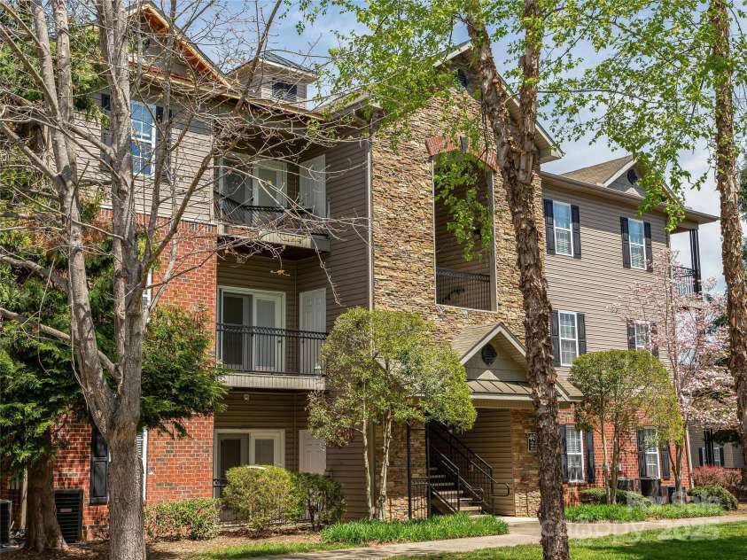 436 Appeldoorn Circle, Asheville, NC 28803.  MLS# CAR4248415, YatesRealty ID 12801. 