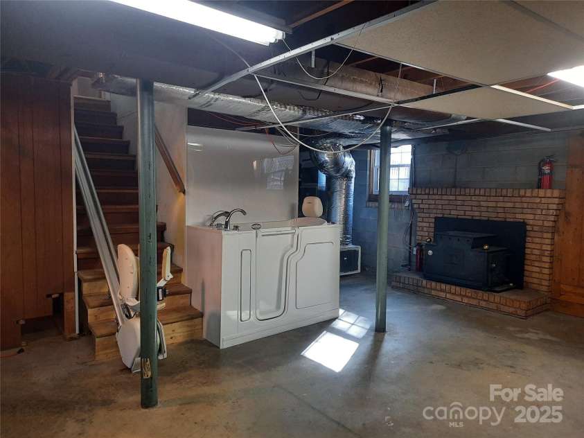 121 Greenview Drive, Kannapolis, NC 28081.  MLS# CAR4320914, YatesRealty ID 12802. Basement area