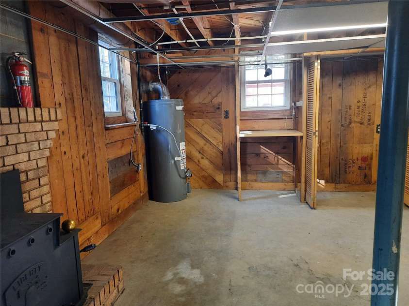 121 Greenview Drive, Kannapolis, NC 28081.  MLS# CAR4320914, YatesRealty ID 12802. Basement area