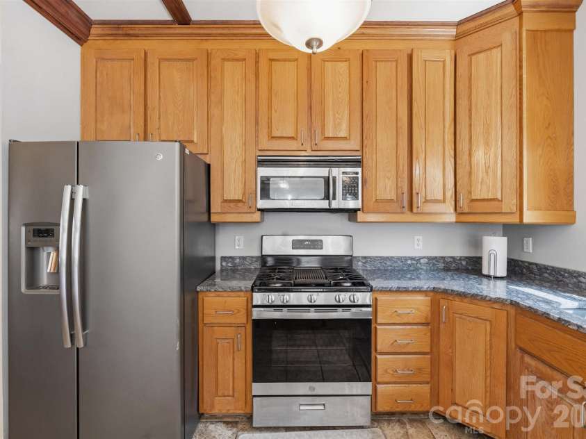 22 Pear Tree Lane, Leicester, NC 28748.  MLS# CAR4371027, YatesRealty ID 12806. 