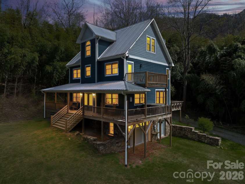 22 Pear Tree Lane, Leicester, NC 28748.  MLS# CAR4371027, YatesRealty ID 12806. 