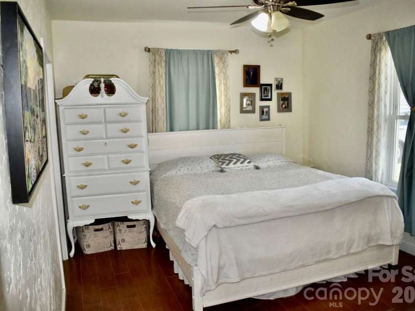 218 Mcbrayer Street, Shelby, NC 28150.  MLS# CAR4370952, YatesRealty ID 12807. 