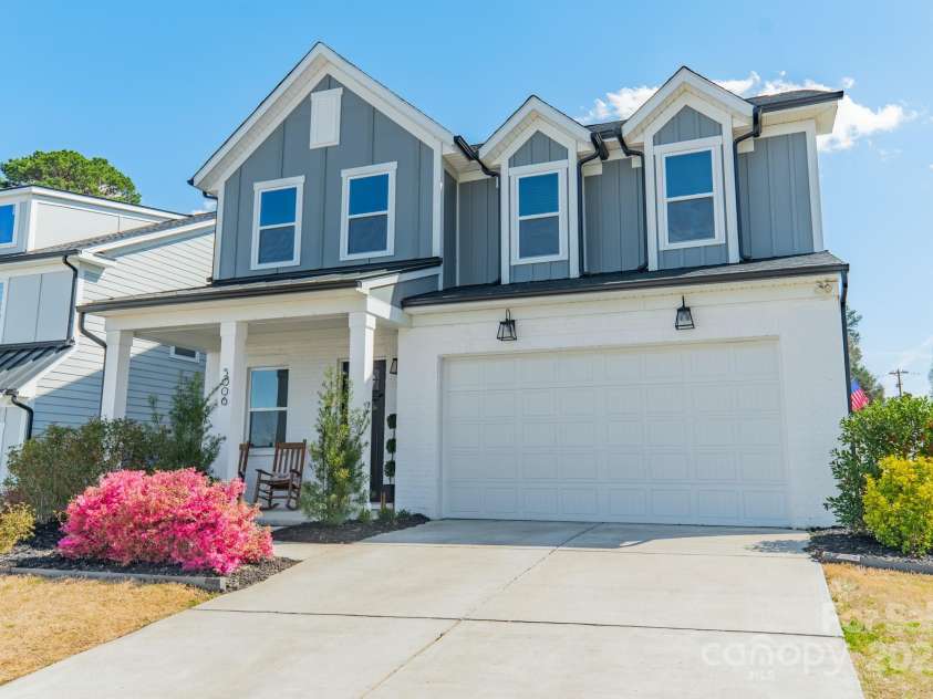 5006 Whitman Avenue, Matthews, NC 28105.  MLS# CAR4237851, YatesRealty ID 12807. 2 car garage