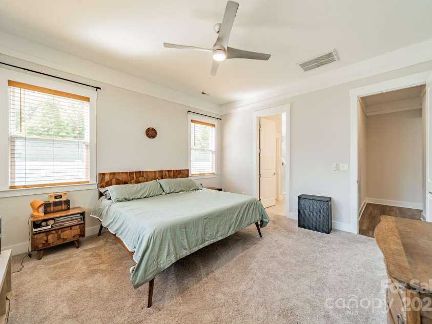 5006 Whitman Avenue, Matthews, NC 28105.  MLS# CAR4237851, YatesRealty ID 12807. 