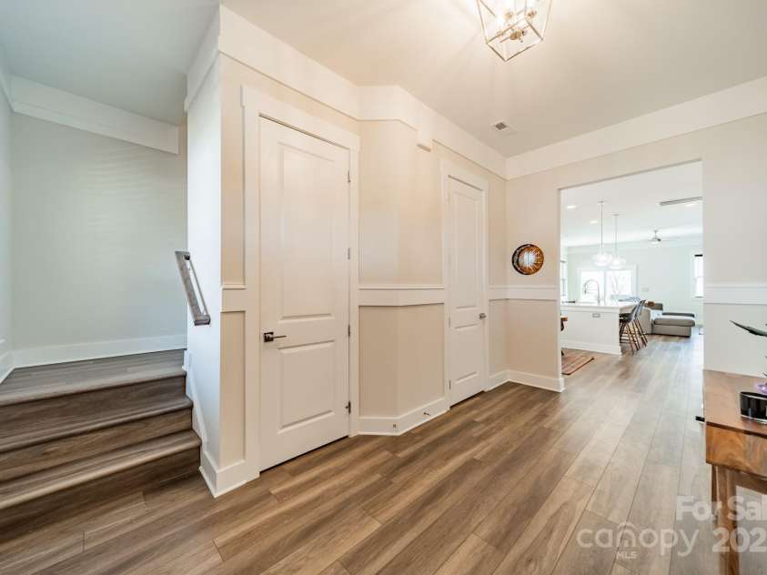 5006 Whitman Avenue, Matthews, NC 28105.  MLS# CAR4237851, YatesRealty ID 12807. Foyer