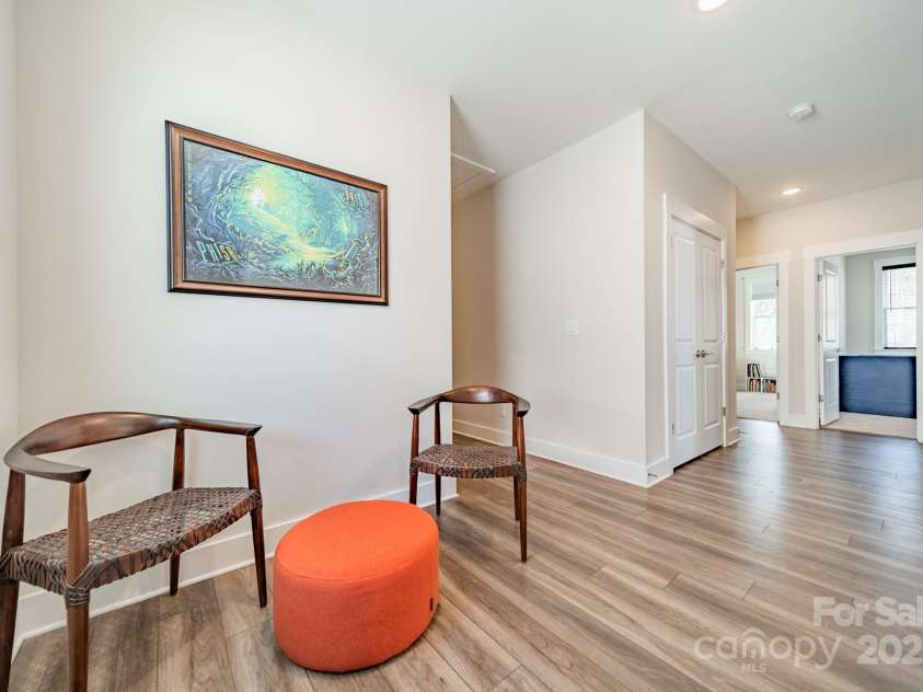 5006 Whitman Avenue, Matthews, NC 28105.  MLS# CAR4237851, YatesRealty ID 12807. Upper level hallway