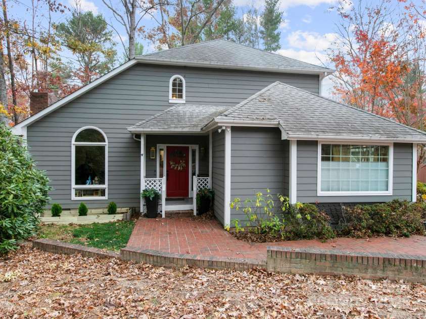 3 White Rock Court, Arden, NC 28704.  MLS# CAR4197865, YatesRealty ID 12808. 
