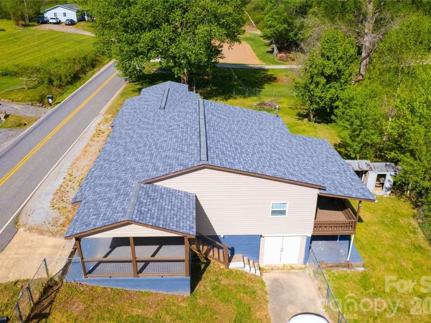 281 Glenwood Drive, Marion, NC 28752.  MLS# CAR4371362, YatesRealty ID 12809. 