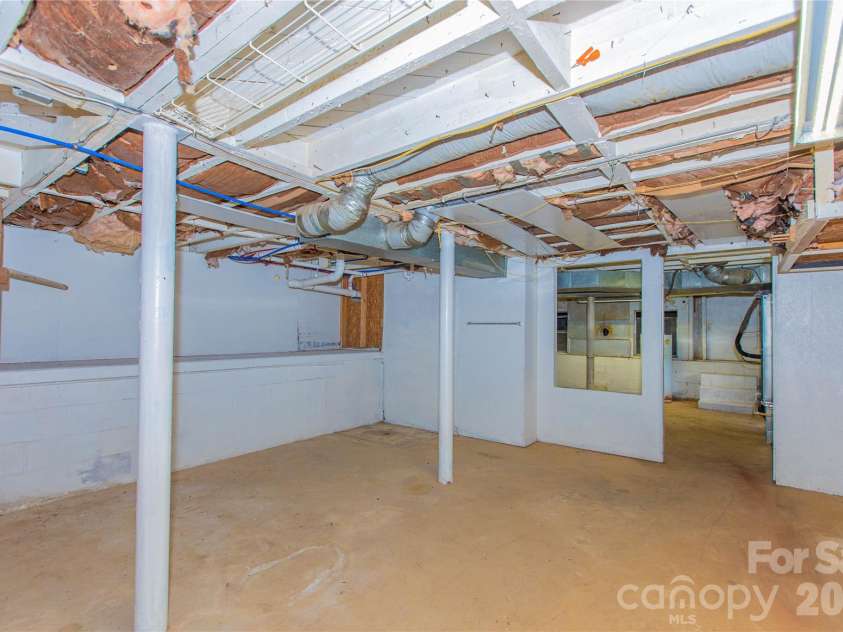 281 Glenwood Drive, Marion, NC 28752.  MLS# CAR4371362, YatesRealty ID 12809. 