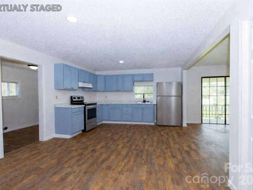 281 Glenwood Drive, Marion, NC 28752.  MLS# CAR4371362, YatesRealty ID 12809. 