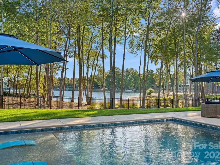 111 Kent Court, Mooresville, NC 28117.  MLS# CAR4299476, YatesRealty ID 1281. 