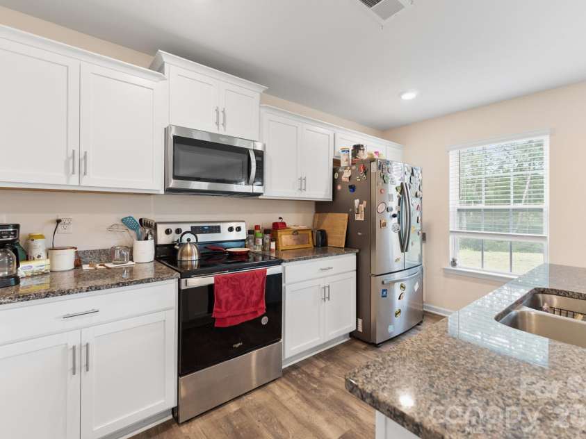 2859 Sherrills Stream Drive, Sherrills Ford, NC 28673.  MLS# CAR4371397, YatesRealty ID 12811. Kitchen