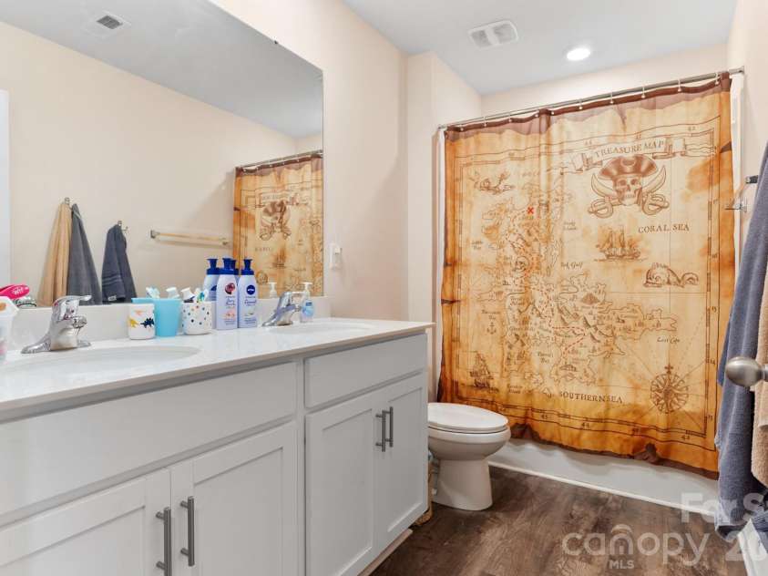 2859 Sherrills Stream Drive, Sherrills Ford, NC 28673.  MLS# CAR4371397, YatesRealty ID 12811. Upstairs bathroom