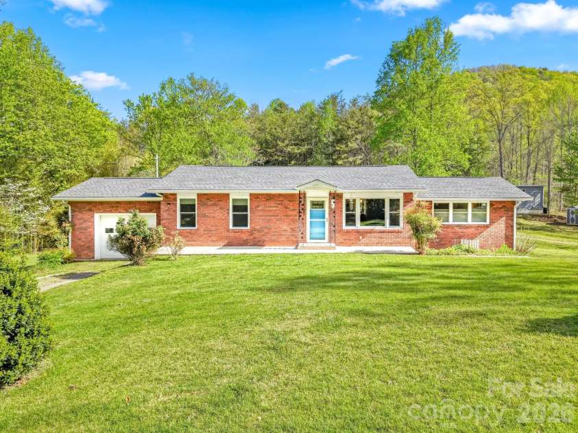 154 Cactus Lane, Franklin, NC 28734.  MLS# CAR4353446, YatesRealty ID 12812. 