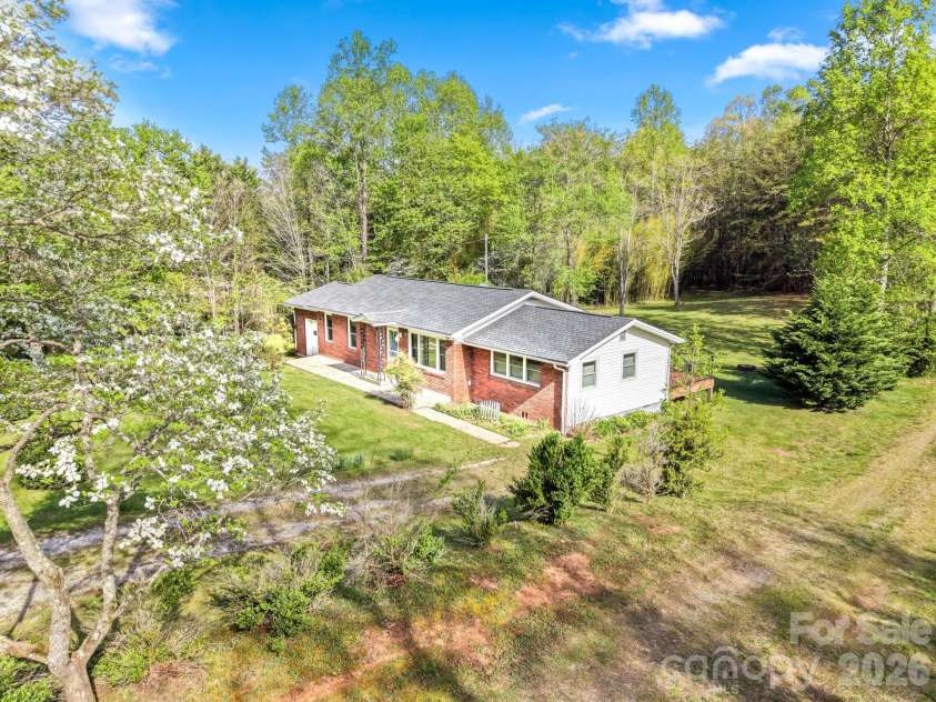 154 Cactus Lane, Franklin, NC 28734.  MLS# CAR4353446, YatesRealty ID 12812. 