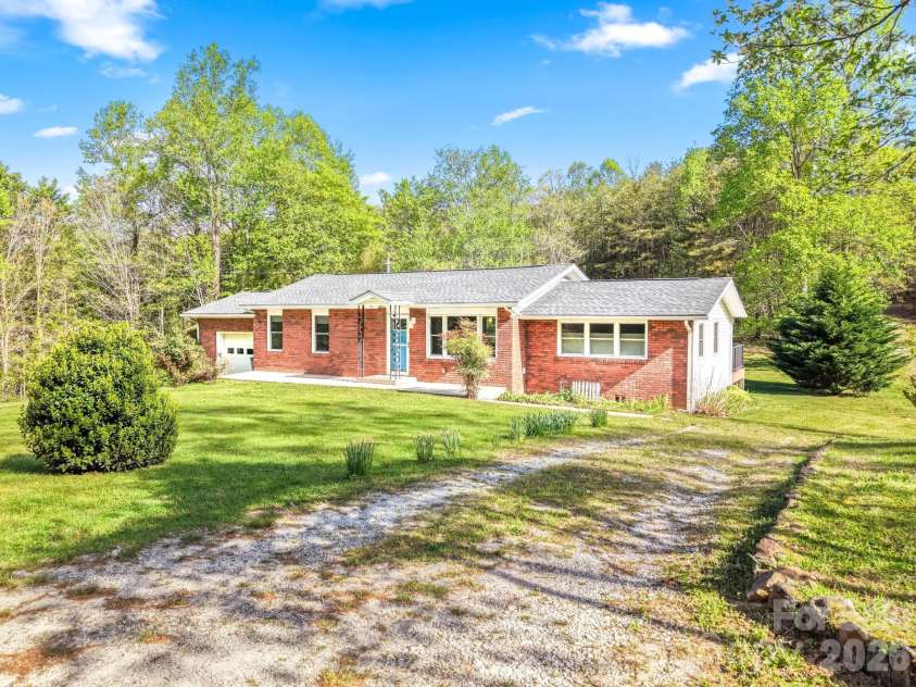 154 Cactus Lane, Franklin, NC 28734.  MLS# CAR4353446, YatesRealty ID 12812. 