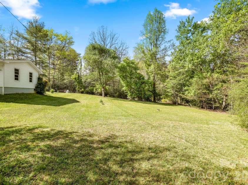 154 Cactus Lane, Franklin, NC 28734.  MLS# CAR4353446, YatesRealty ID 12812. 