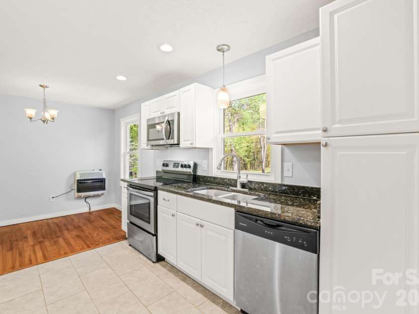 154 Cactus Lane, Franklin, NC 28734.  MLS# CAR4353446, YatesRealty ID 12812. 