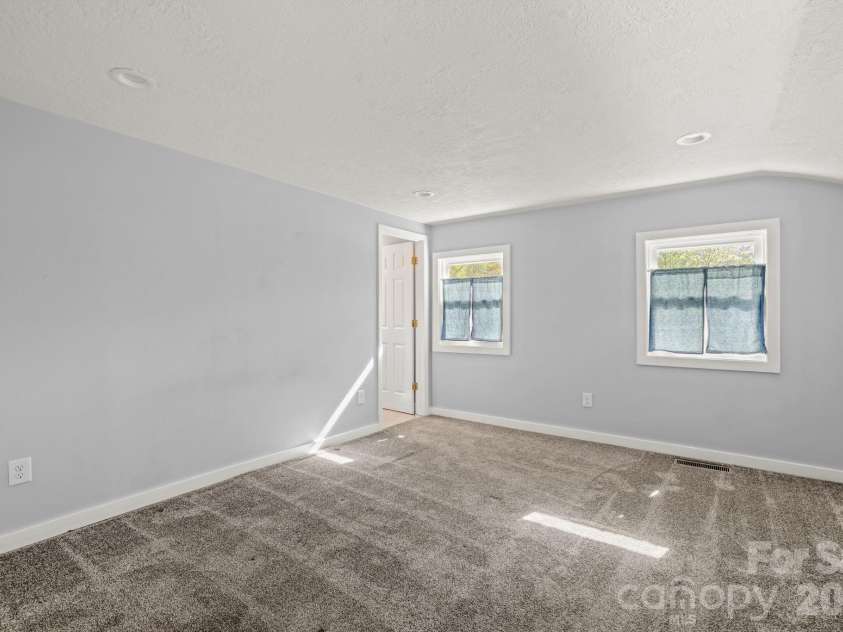154 Cactus Lane, Franklin, NC 28734.  MLS# CAR4353446, YatesRealty ID 12812. 