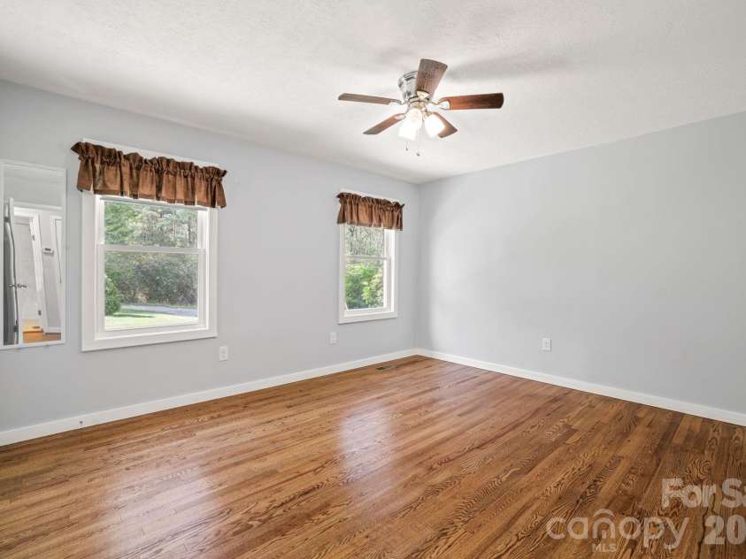 154 Cactus Lane, Franklin, NC 28734.  MLS# CAR4353446, YatesRealty ID 12812. 